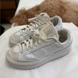 New Balance White Sneakers (Women’s 7)